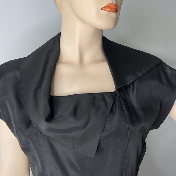 1950s Black Taffeta Dress with Front Bow - Picture 8 of 17